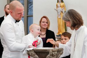 Att döpa ditt barn: hur och varför?